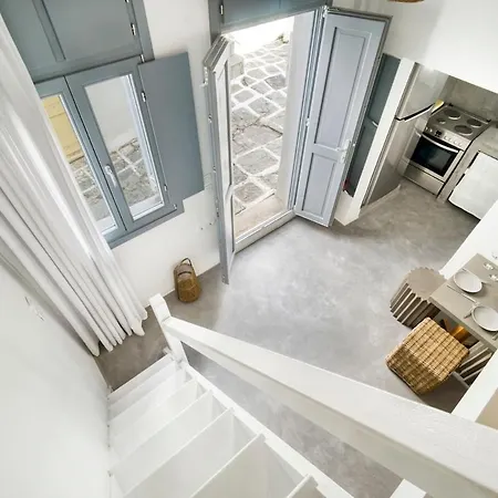 Mykonos Yialos Town Loft - By Hospirit Daire *